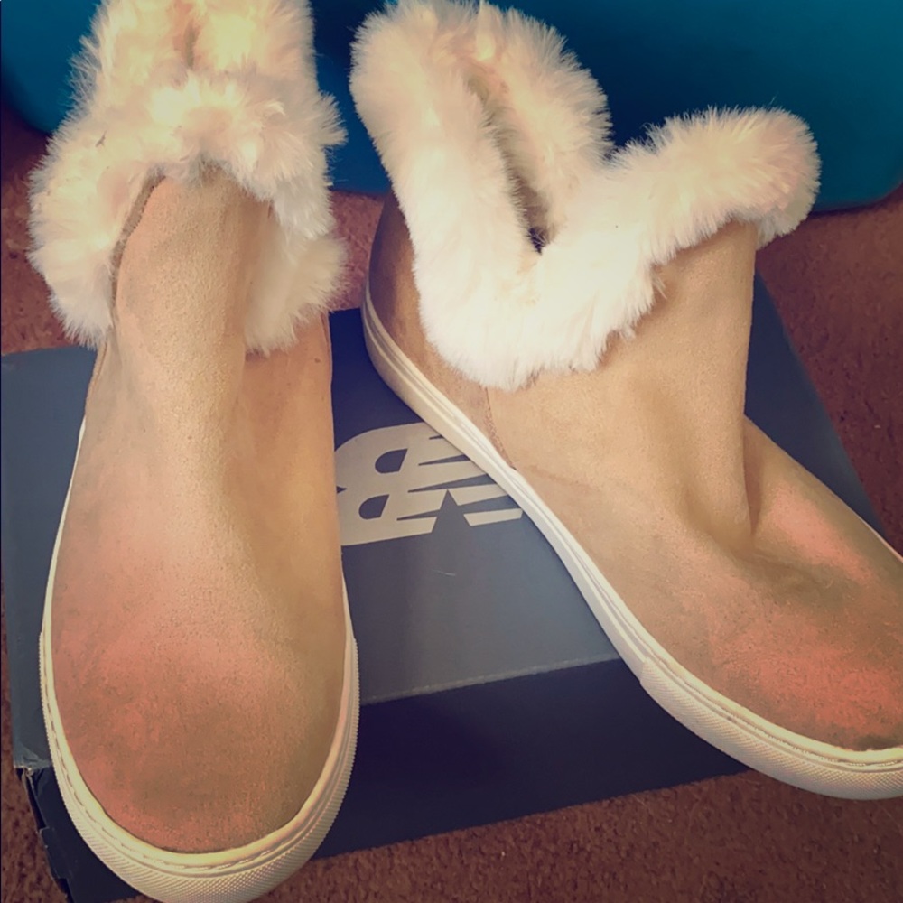 Fur boots